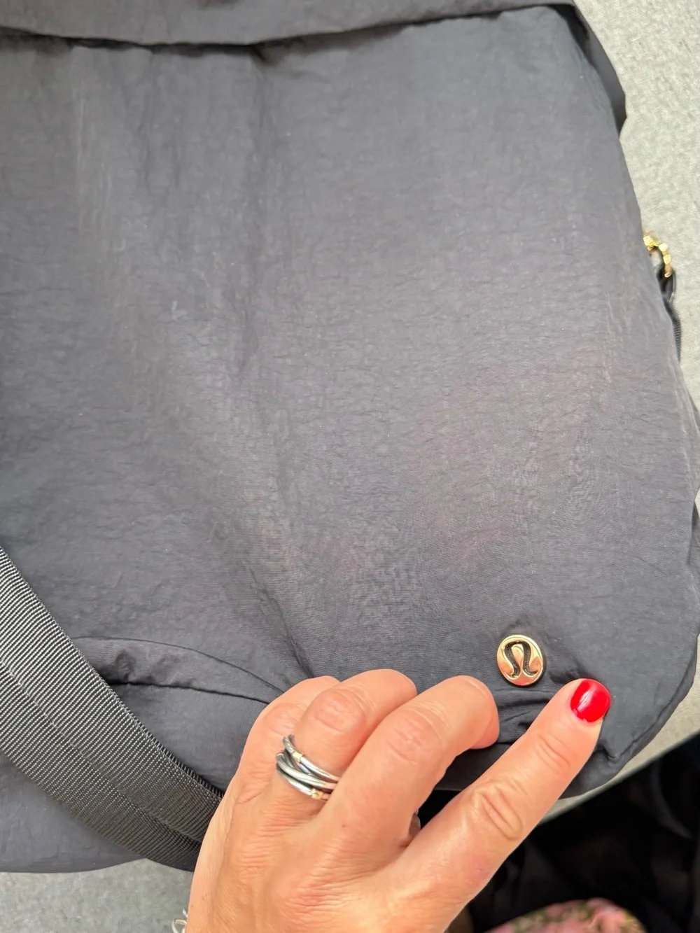 Lululemon On My Level Bag 2.0 19L Black Crossbody Tote Shoulder Bag Gold Hardwar